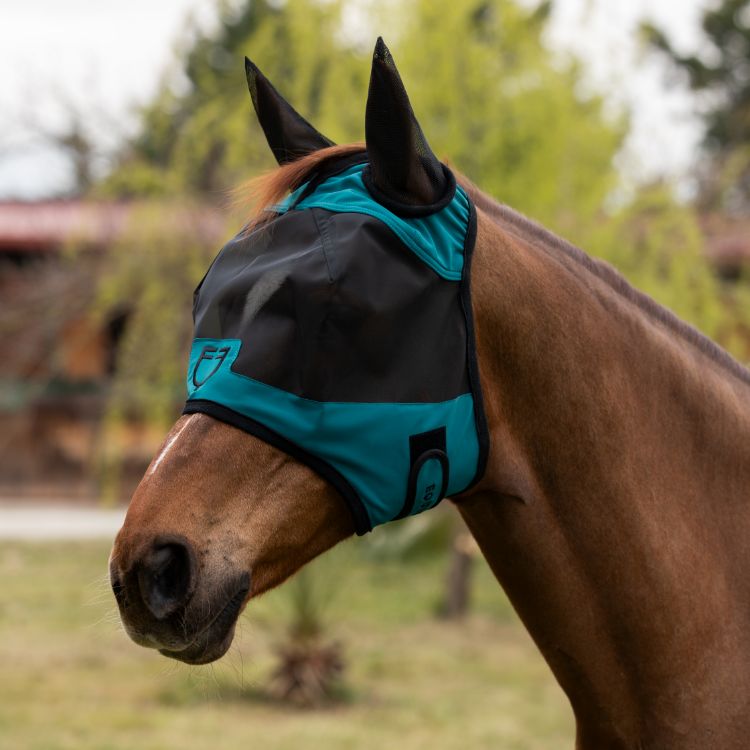 Fly mask with front logo
