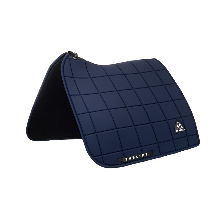 Sublime square dressage saddle pad in technical fabric