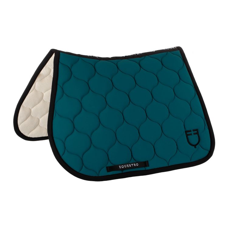 Jumping saddle pad with onion quilting